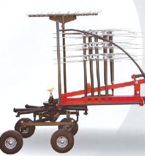 YT-3.30 Şanzımanlı Ot Toplama Tırmığı 4 Tekerlekli